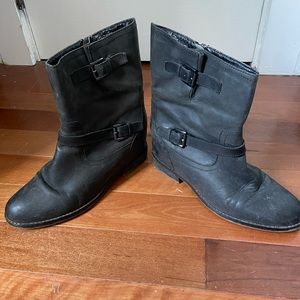 Black Steve Madden platform boots